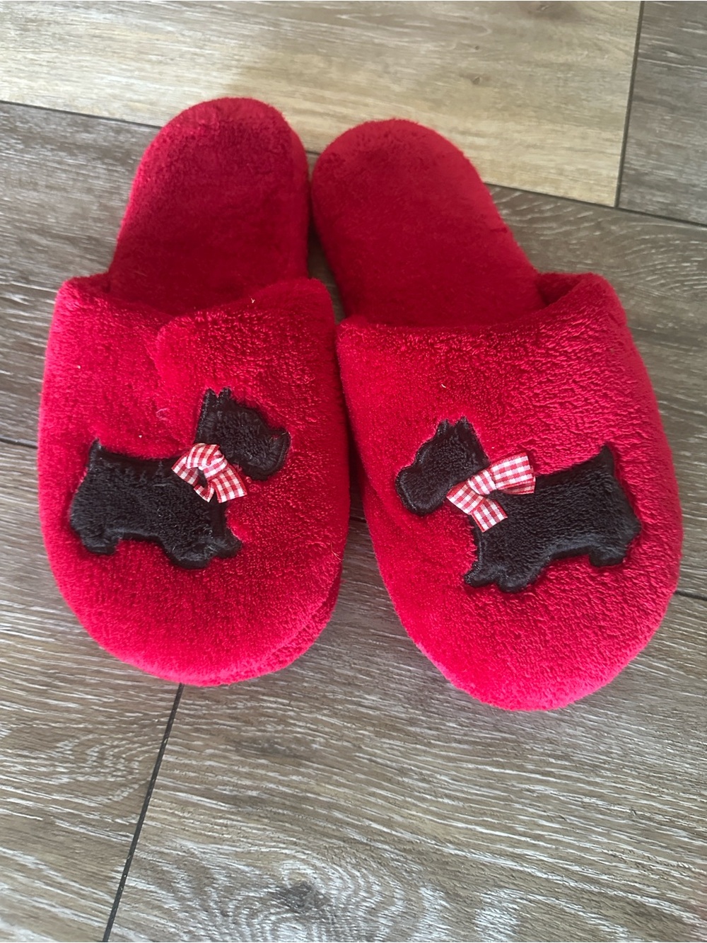 Plush Red Women’s Slippers with Black Scottie Dog Accent